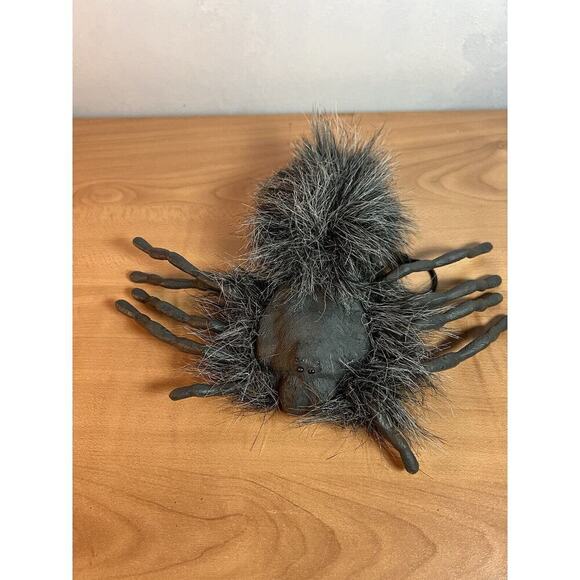 TAKE ONE 2004 Halloween Prop LED Eyes Wolf Spider on String RARE Read Desc - Picture 2 of 10